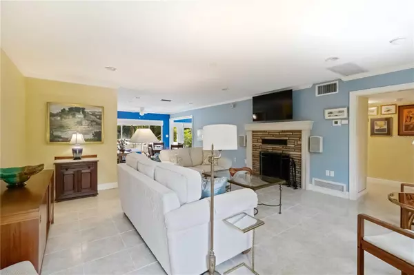 Sarasota, FL 34234,442 N SHORE DR