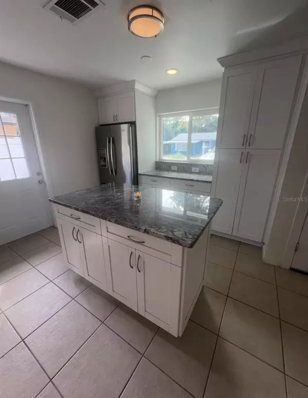 Sarasota, FL 34233,4731 VIOLET AVE