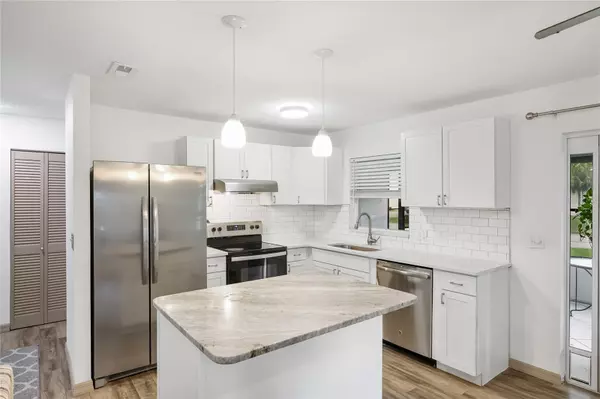 Sarasota, FL 34237,3364 RAMBLEWOOD WAY