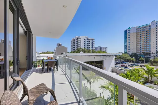 Sarasota, FL 34236,300 S PINEAPPLE AVE #302