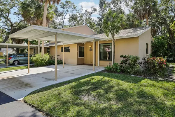 Sarasota, FL 34234,4720 VILLAGE GARDENS DR #128