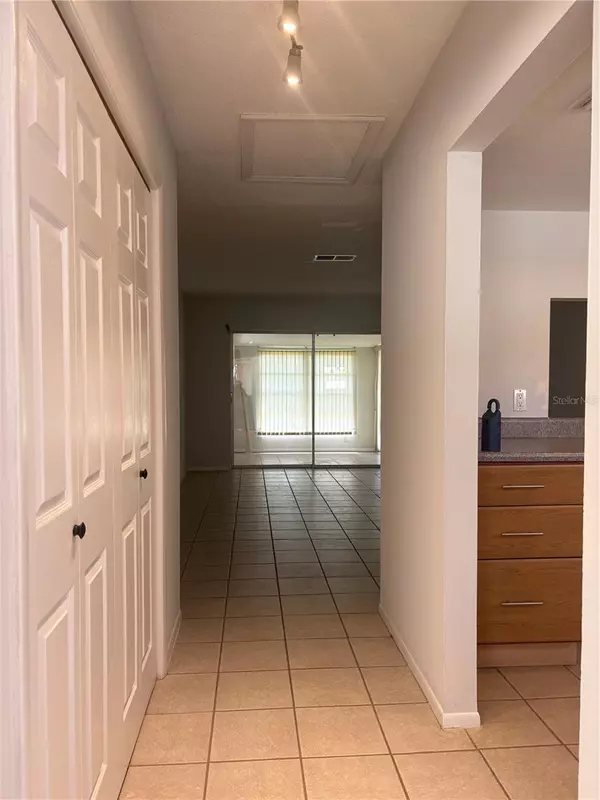 Bradenton, FL 34207,5057 LIVE OAK CIR #86