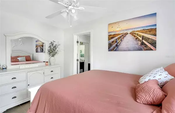 Sarasota, FL 34231,2123 PHILLIPPI ST