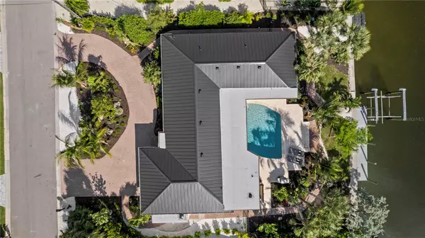 Holmes Beach, FL 34217,624 DUNDEE LN