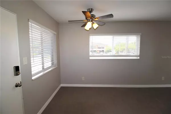 Sarasota, FL 34239,3001 BEE RIDGE RD #204