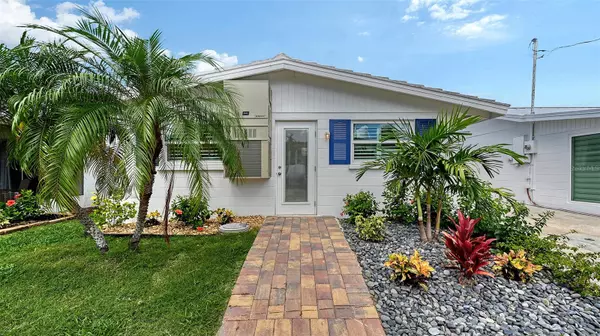 Siesta Key, FL 34242,6020 MIDNIGHT PASS RD #63
