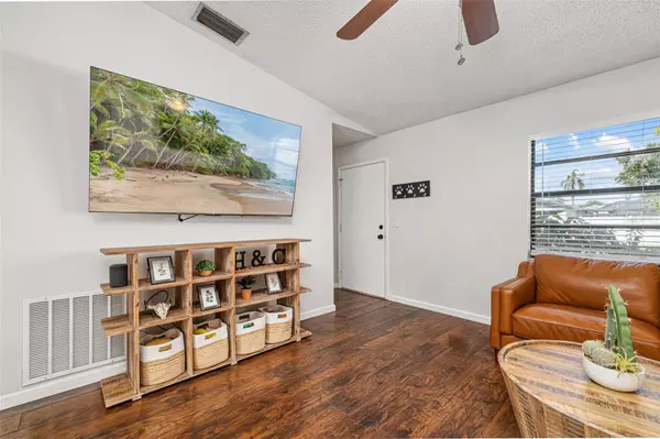 Sarasota, FL 34232,3223 LALANI BLVD