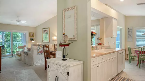 Sarasota, FL 34235,5682 SHEFFIELD GREENE CIR #78