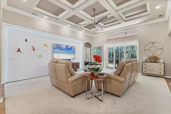 Bradenton, FL 34201,6175 PALOMINO CIR