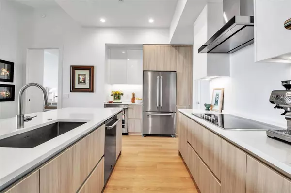 Sarasota, FL 34236,301 QUAY COMMONS #503