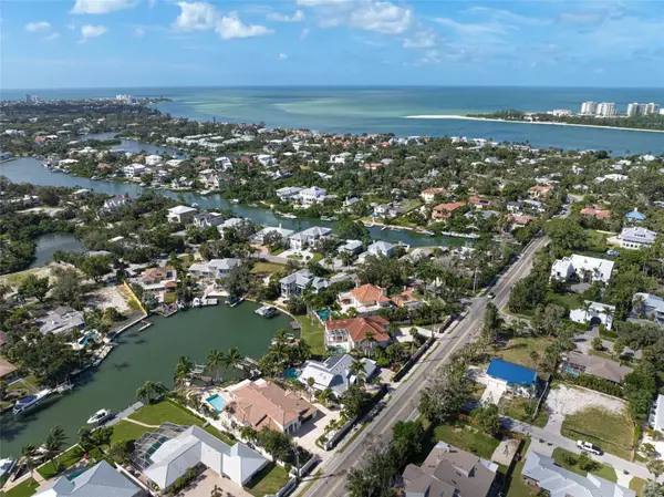 Sarasota, FL 34242,548 SIESTA DR