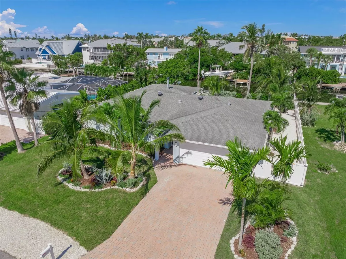 Holmes Beach, FL 34217,518 74TH ST