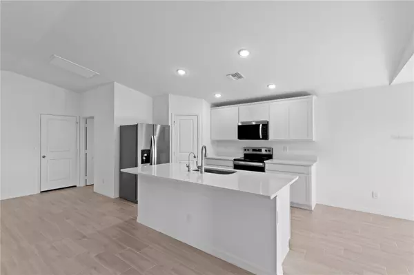 Port Charlotte, FL 33953,461 MADEIRA ST