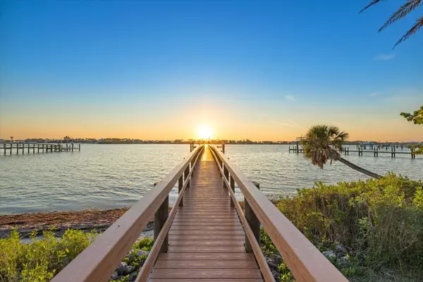 Nokomis, FL 34275,2115 LYCHEE LN