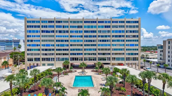 Sarasota, FL 34242,6140 MIDNIGHT PASS RD #902