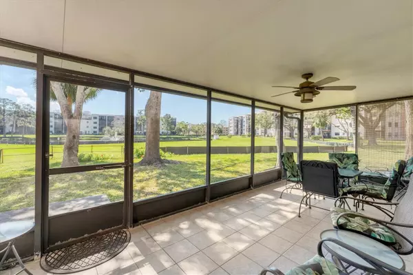 St Petersburg, FL 33709,8140 TERRACE GARDEN DR N #103