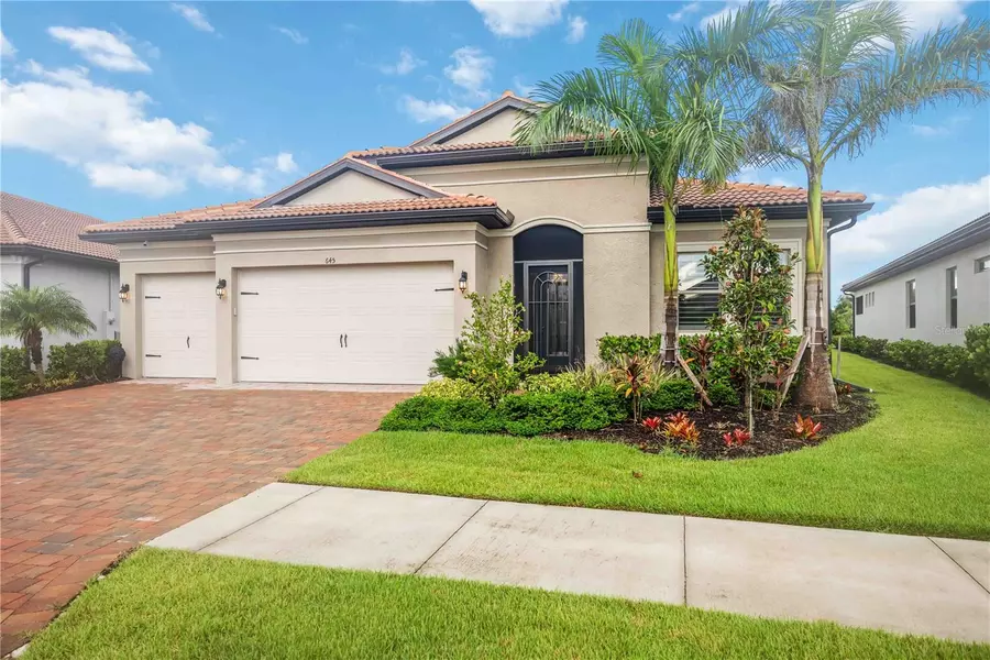645 MARAVIYA BLVD, Nokomis, FL 34275