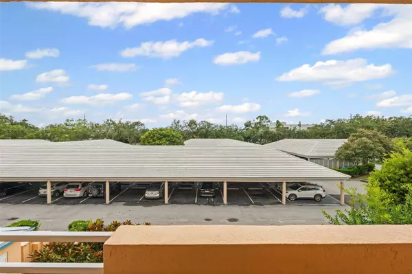 Bradenton, FL 34209,4550 PINEBROOK CIR #303