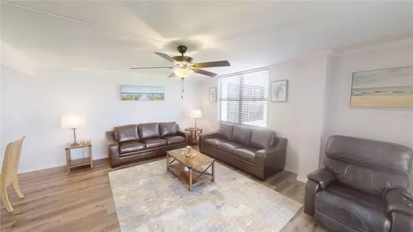 Sarasota, FL 34242,8735 MIDNIGHT PASS RD #206b