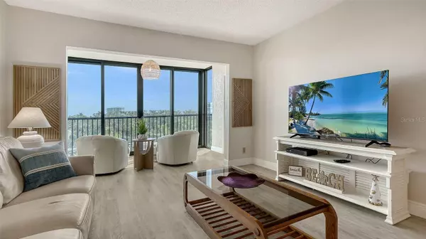 Sarasota, FL 34242,5855 MIDNIGHT PASS RD #404