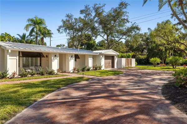 Sarasota, FL 34239,3851 TANGIER TER