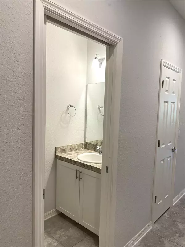 Sarasota, FL 34234,1050 GRANTHAM DR