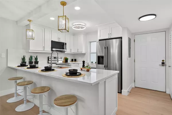 Longboat Key, FL 34228,4540 GULF OF MEXICO DR #204