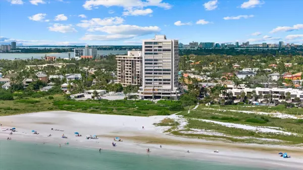 Sarasota, FL 34242,5400 OCEAN BLVD #17-04