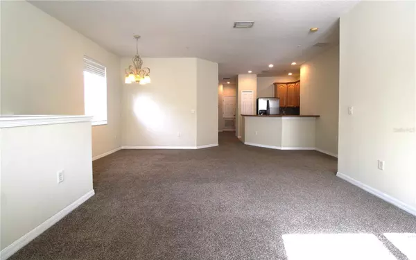 Sarasota, FL 34243,3729 PARKRIDGE CIR #6-204