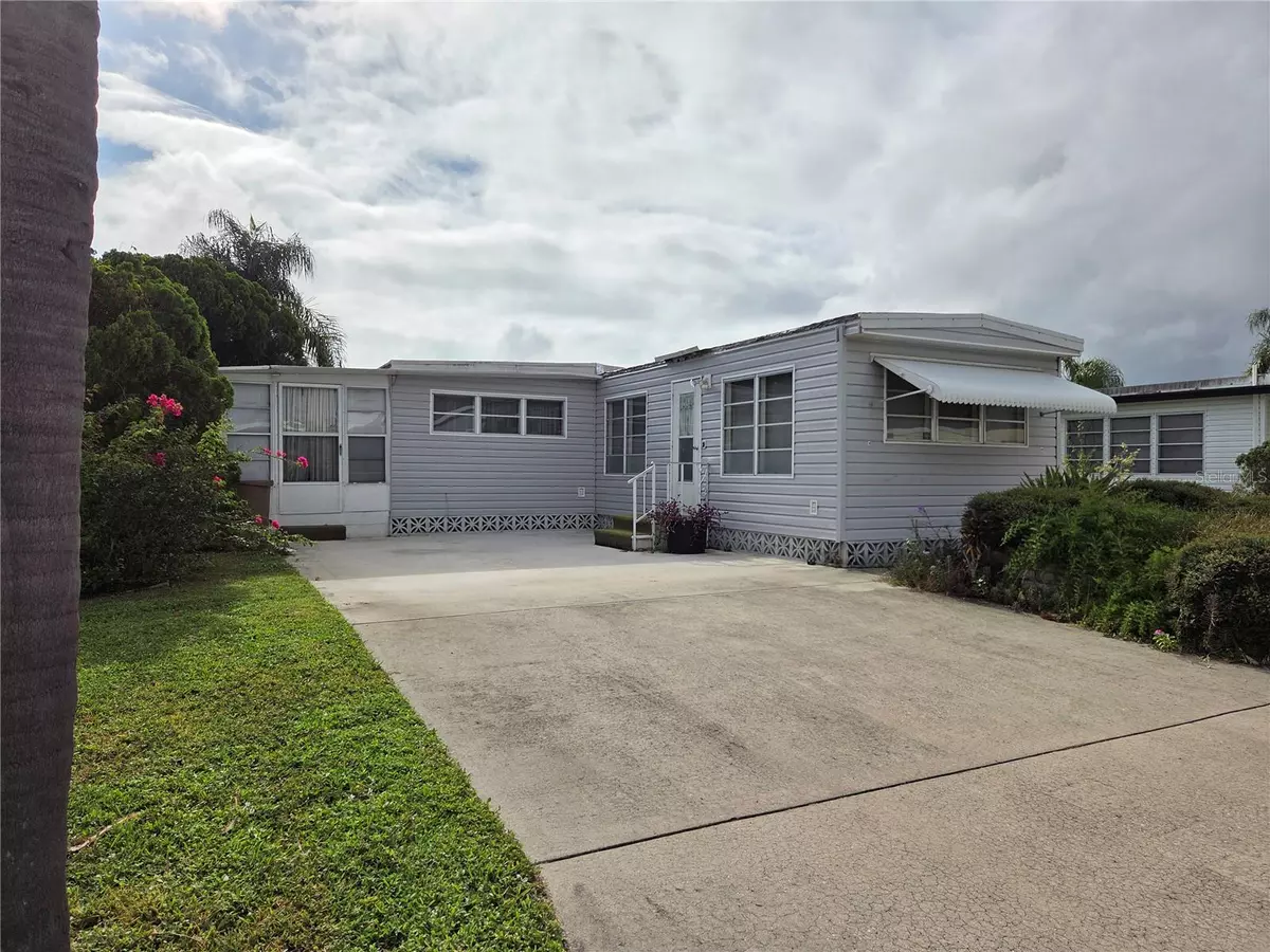 Sarasota, FL 34237,3324 LAUREL OAK WAY