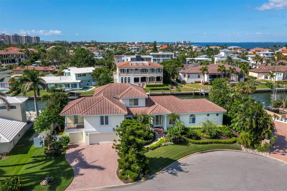 Longboat Key, FL 34228,573 SPINNAKER LN
