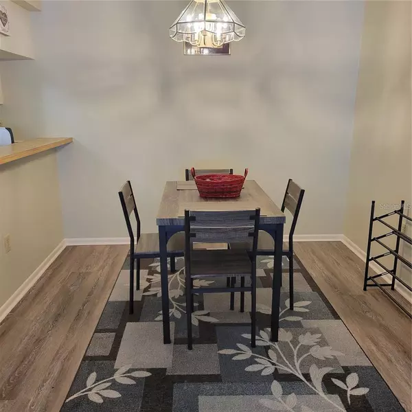 Sarasota, FL 34232,3275 BENEVA RD #104