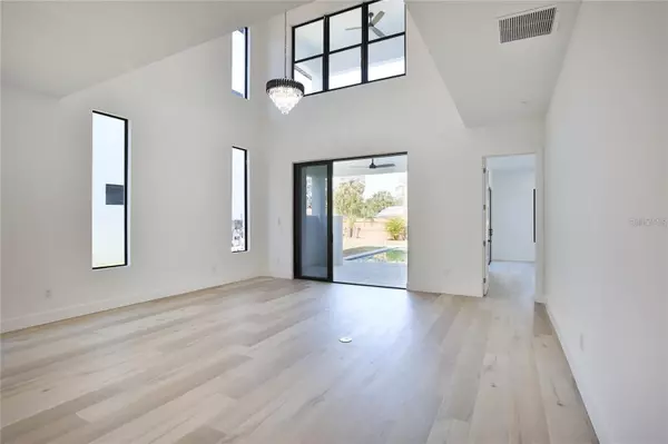 Sarasota, FL 34231,2345 OAK TER