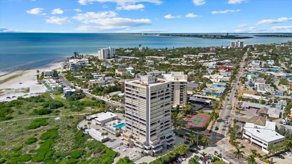 Sarasota, FL 34242,5400 OCEAN BLVD #9-4