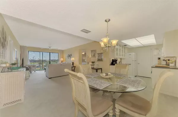 Bradenton, FL 34210,6114 43RD ST W #407E