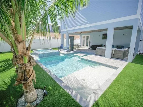 Bradenton Beach, FL 34217,2305 AVENUE C