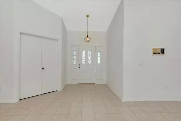 Bradenton, FL 34203,5122 WEDGE CT E