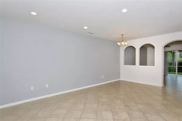 Sarasota, FL 34233,7930 MOONSTONE DR #3-102