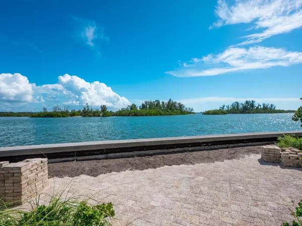 Sarasota, FL 34242,894 FREELING DR