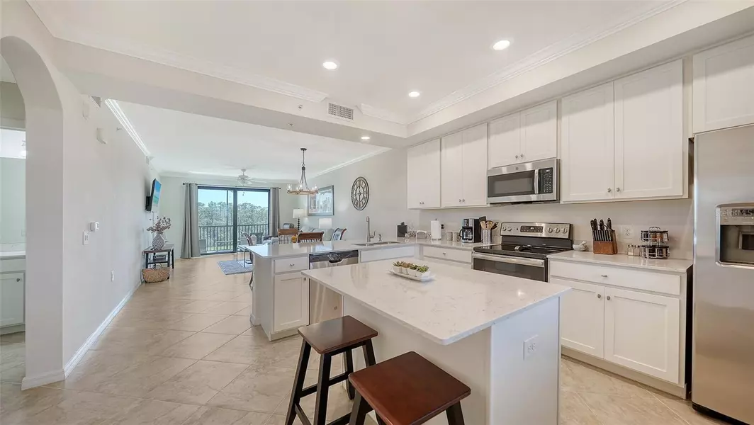 17510 GAWTHROP DR #305, Bradenton, FL 34211