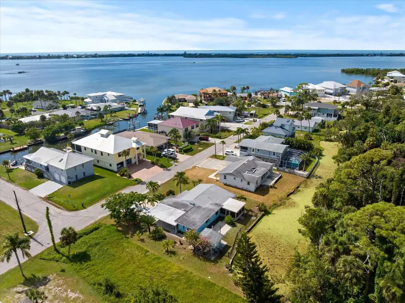 810 HARVARD ST, Englewood, FL 34223