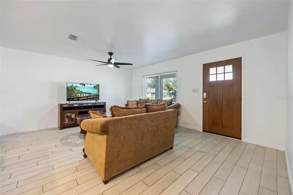 Port Charlotte, FL 33954,21053 BAFFIN AVE