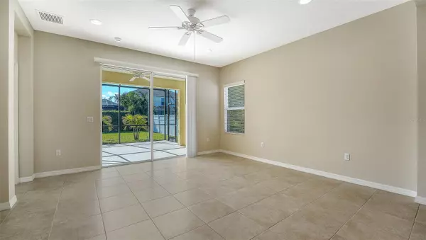 Sarasota, FL 34243,4620 WHISPERING LEAVES DR