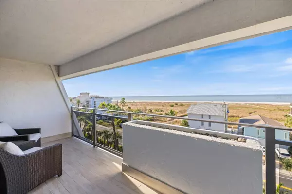 Sarasota, FL 34242,625 BEACH RD #602