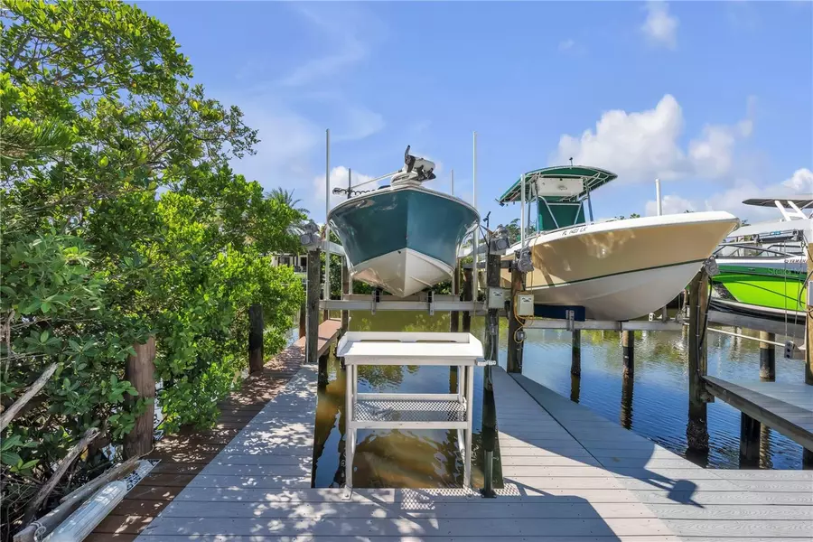 238 85TH ST #4, Holmes Beach, FL 34217