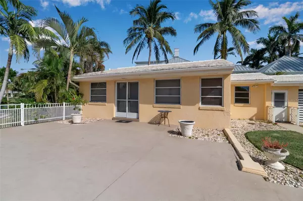 Sarasota, FL 34236,369 S POLK DR