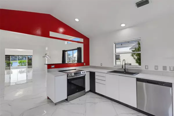 Bradenton, FL 34210,721 SPRING LAKES BLVD