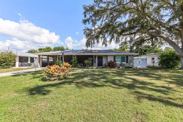 2907 MARSHALL DR, Sarasota, FL 34239