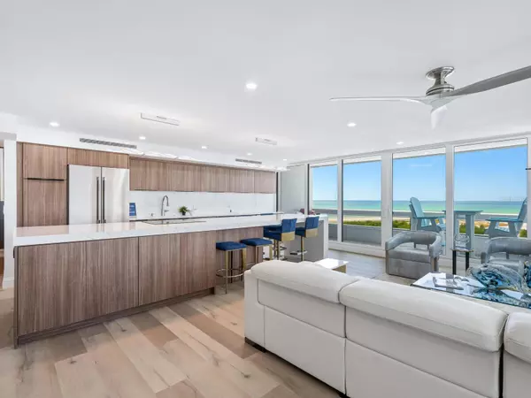 Sarasota, FL 34242,5400 OCEAN BLVD #5-3