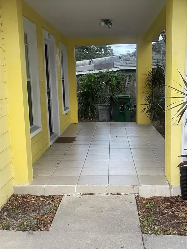 Tampa, FL 33603,2311 W HENRY AVE